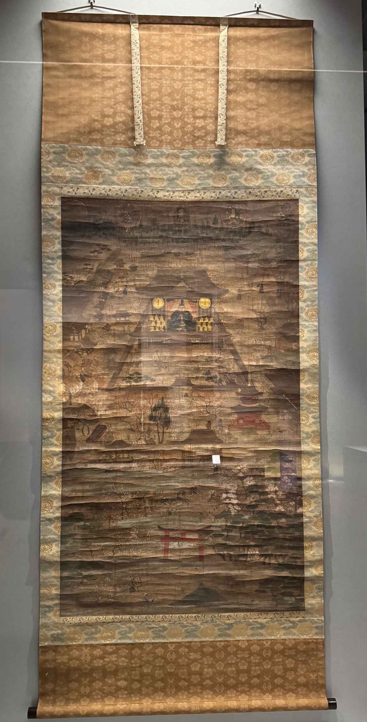 画像: 《北野宮曼荼羅図》　京都・北野天満宮蔵【前期展示】　　　　　　　　　　　　　　　　　　　　　　　　　京都国立博物館　特別展「北野天神」内覧会にて撮影　photo by © cinrfil