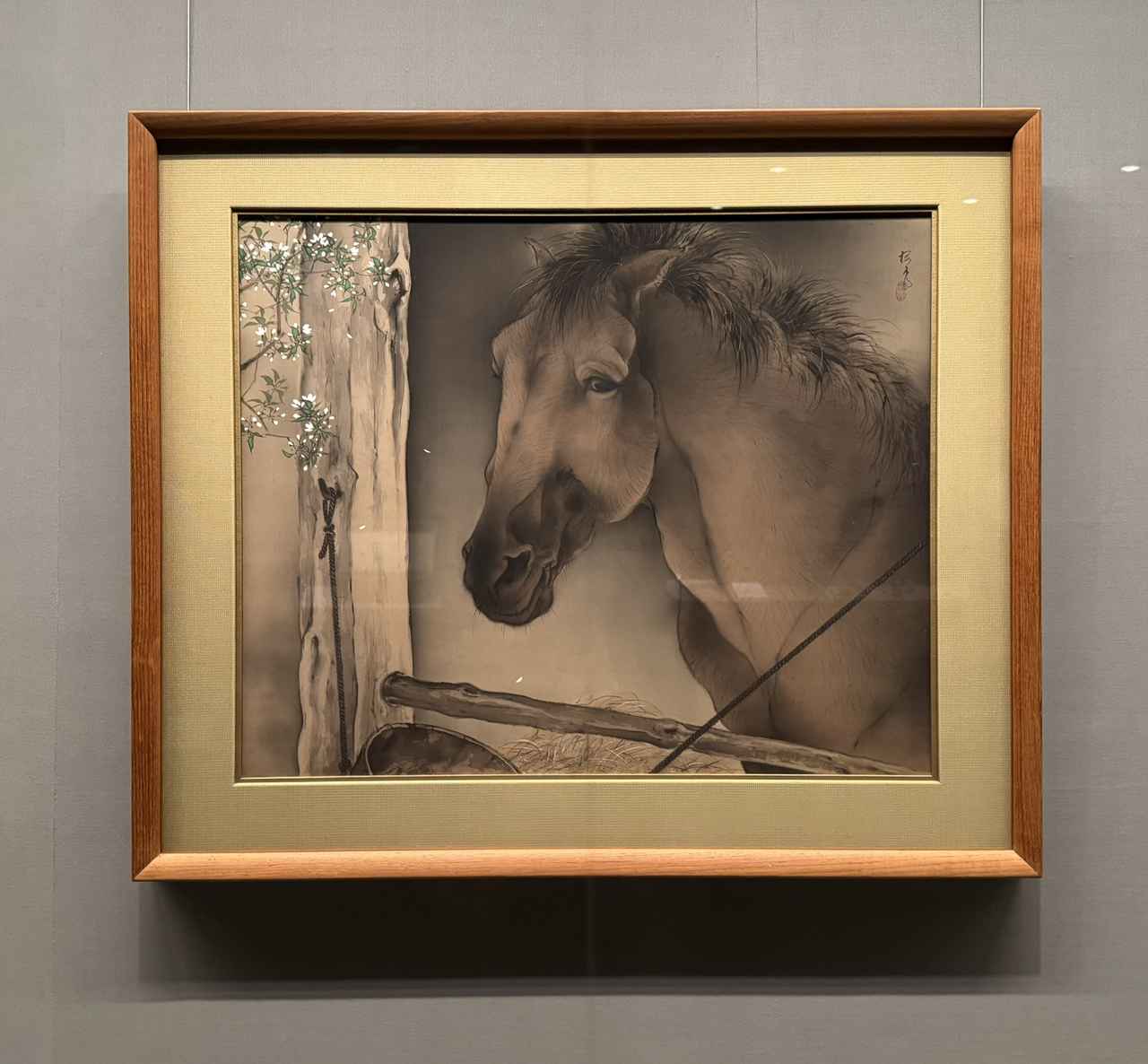 画像: 木島櫻谷《厩》昭和6年(1931)櫻谷文庫 泉屋博古館東京「ライトアップ木島櫻谷Ⅲ― おうこくの色をさがしに」内覧会にて撮影 photo by © cinefil