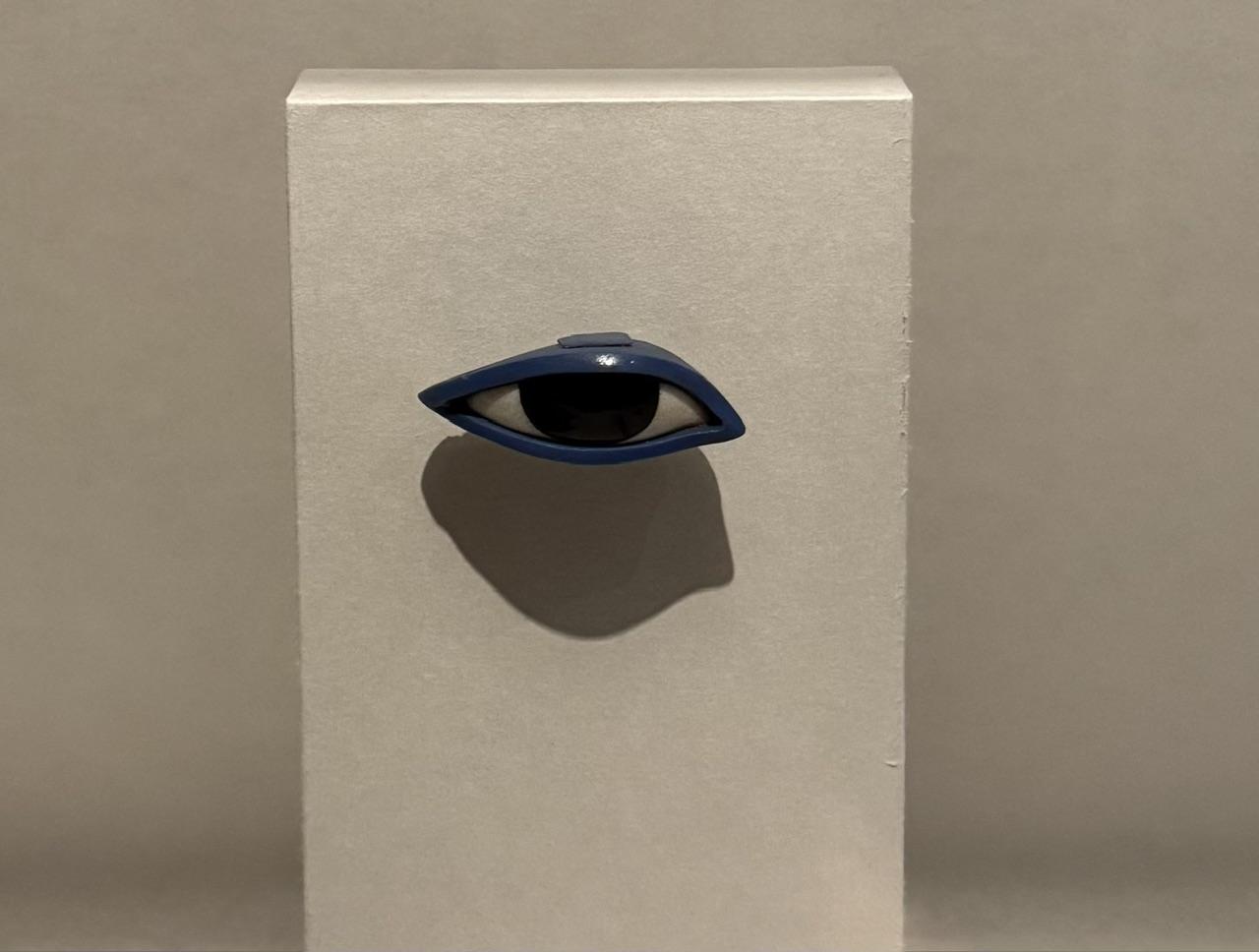 画像: 《人型棺の右目》前1539～前30年頃 ブルックリン博物館蔵 Photo: Brooklyn Museum　「ブルックリン博物館所蔵 特別展 古代エジプト」あべのハルカス美術館内覧会にて撮影 photo by © cinefil