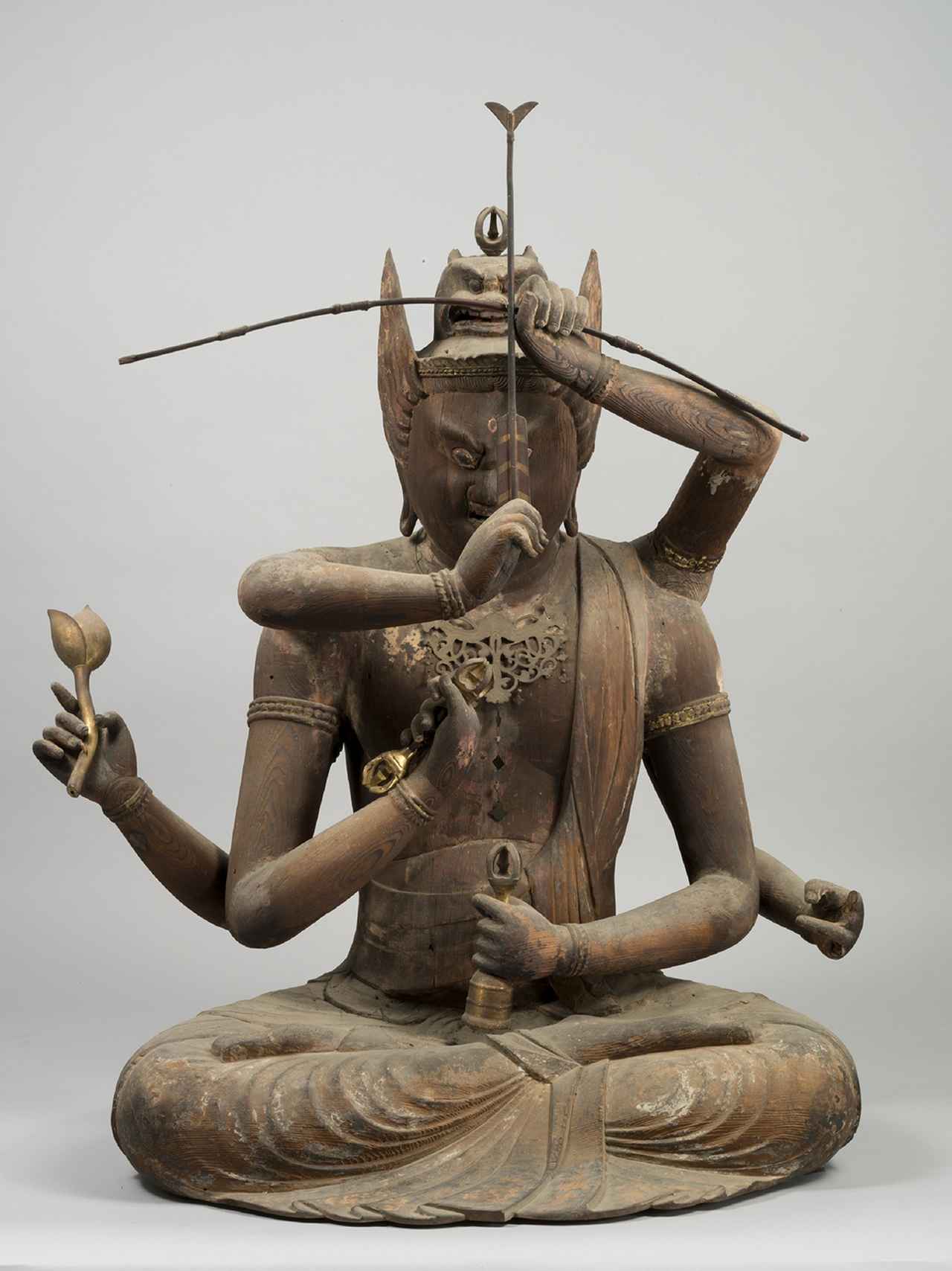 画像: 重要文化財 愛染明王坐像 平安時代 12世紀 山梨・放光寺蔵 通期展示 画像提供:山梨県立博物館