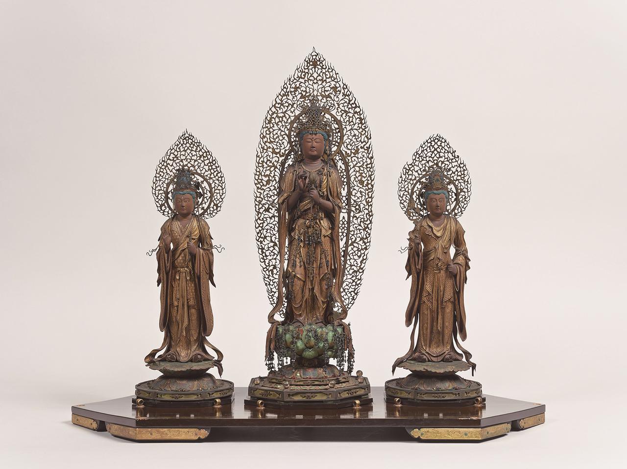 画像: 重要文化財　聖観音菩薩・梵天・帝釈天立像（二間観音）　鎌倉時代　13世紀　京都・教王護国寺［東寺］蔵　通期展示　画像提供：便利堂