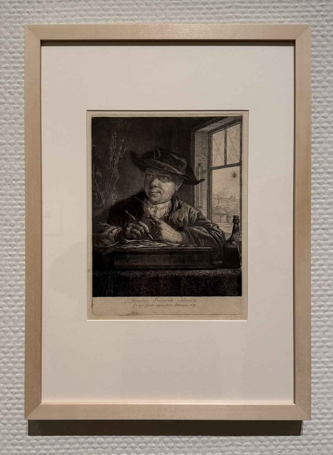 画像: ゲオルク・フリードリヒ・シュミット《窓の蜘蛛を伴う自画像》1758年 エッチング、ドライポイント　レンブラント・ハウス美術館　国立西洋美術館「版画家レンブラント　挑戦、継承、インパクト」内覧会にて撮影photo by © cinefil