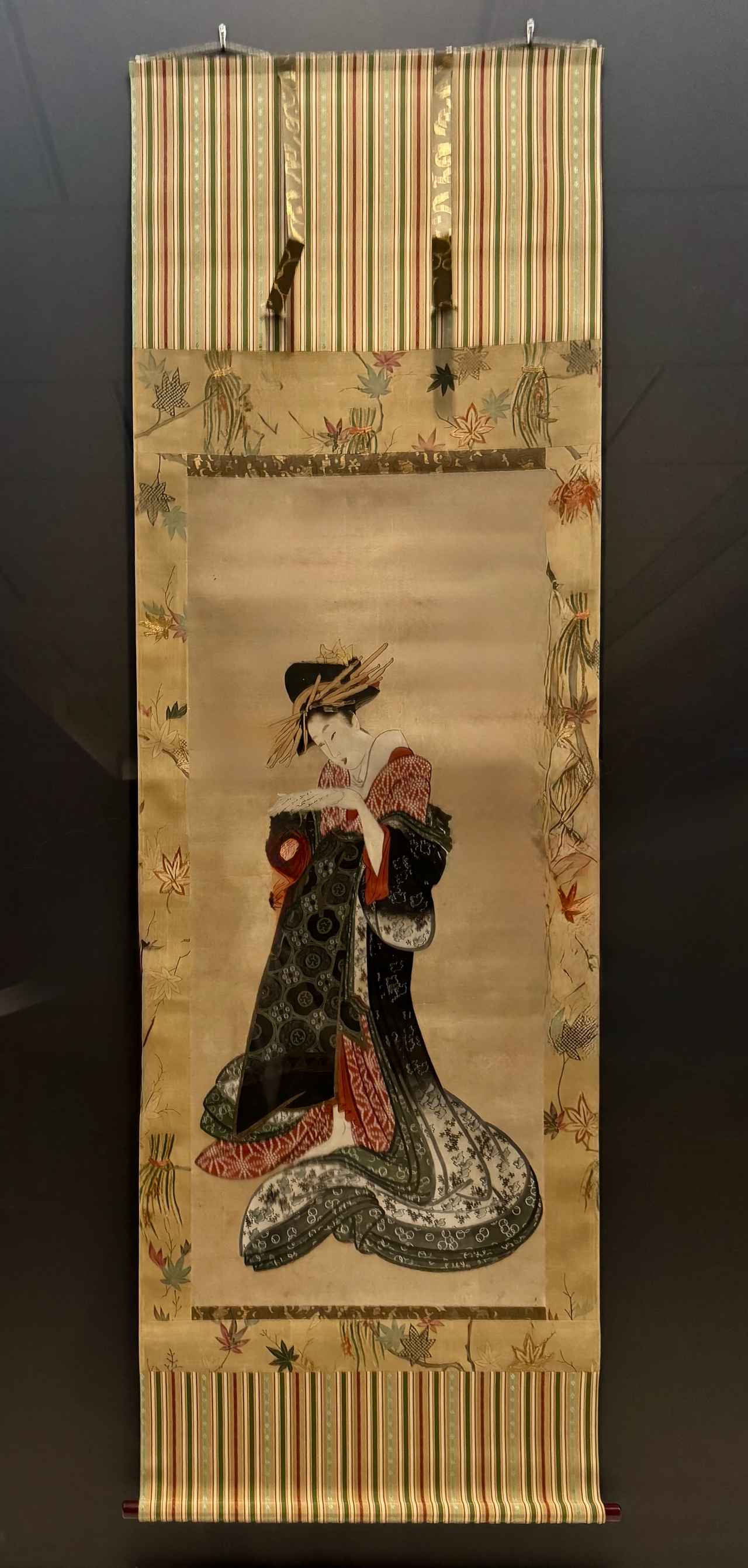 画像: 喜多川歌麿《文読む遊女》文化元年～3年（1805-1806）大英博物館蔵 「大英博物館日本美術コレクション　百花繚乱～海を越えた江戸絵画」東京都美術館館開館100周年記念 内覧会にて撮影　photo by © cinefil