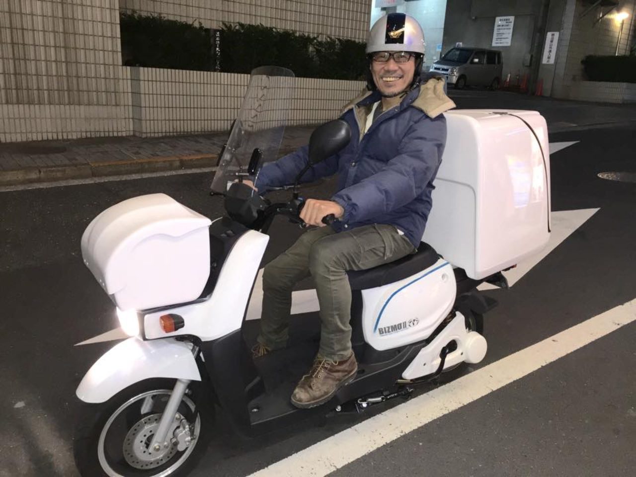 試乗】未来に向かって走る電動バイクに初めて乗ってみた「テラ