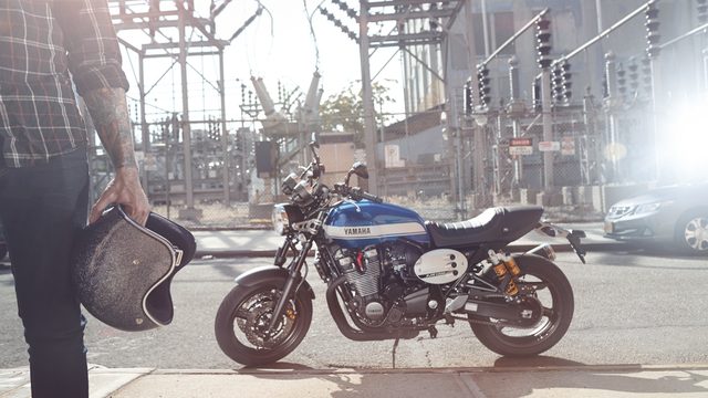 画像3: ヤマハEUが発売したメーカー発のカフェスタイル「XJR1300C」が問うものとは