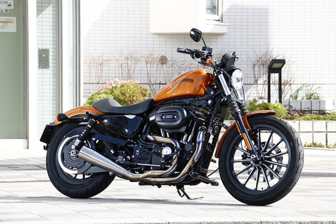 ハーレーXL883N用の軽量マフラーが発売 - LAWRENCE - E-RIDE x