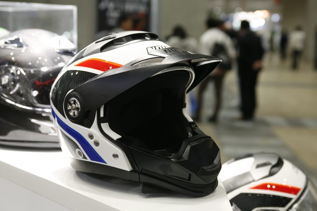 画像7: ヘルメットはより軽く、そして変身する