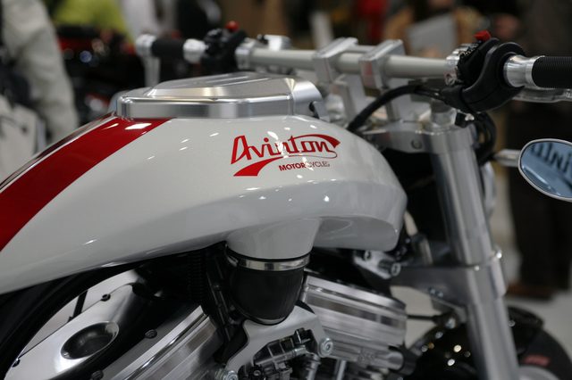 画像3: シェルビーACコブラをコンセプトとしたマッスルハーレー「Avinton」
