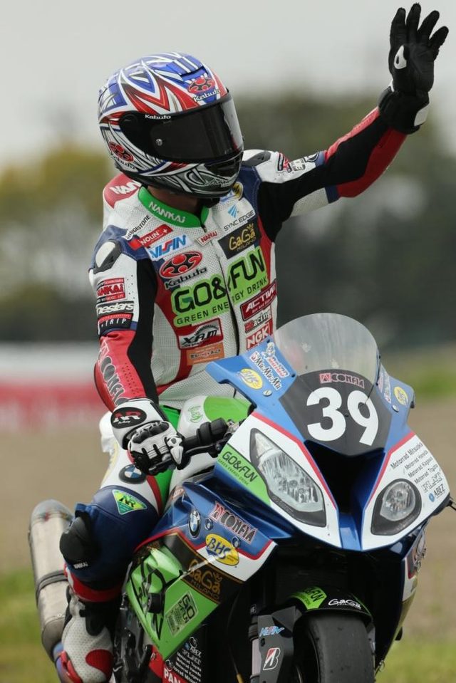 画像3: 2015 年 4月18日(土)全日本ロードレース選手権シリーズ開幕。第1戦エントリー車両 56 台のうち なんと10 台が BMWS1000 RR