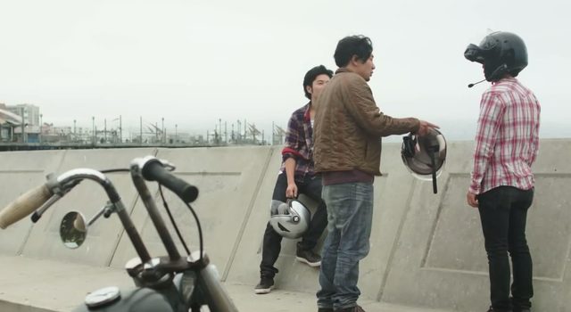 画像: 秘策、ヘルメット男子w