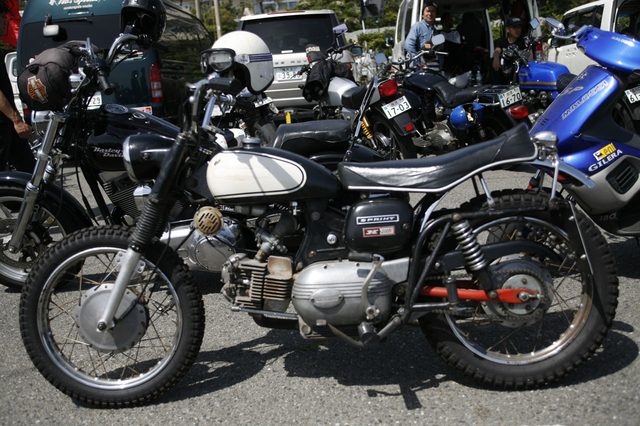 画像9: 来場者もツワモノぞろいだ!BIKE BUILD OFFの駐車場の風景