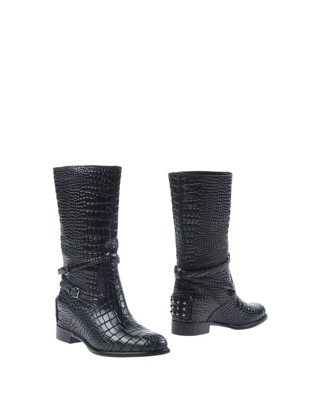 画像: CARSHOE leather boots ¥ 63,700 www.yoox.com
