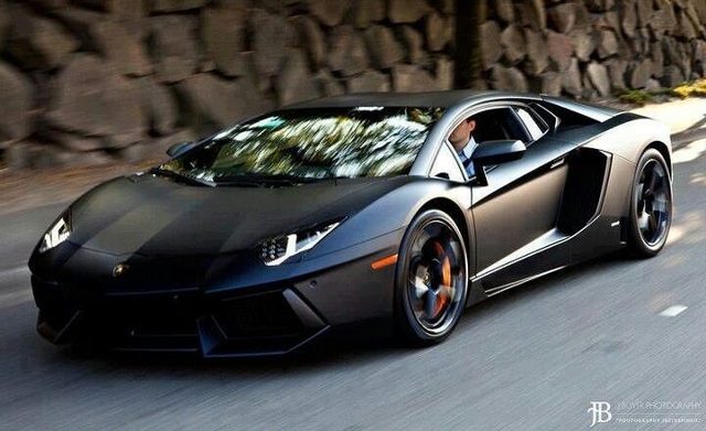 画像: Lamborghini Aventador www.pinterest.com