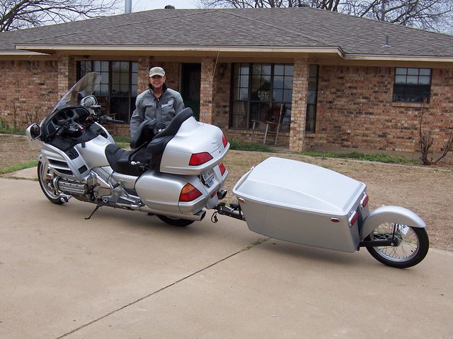 画像: トレーラーもモーターサイクルと一緒にリーンする1輪タイプ。 bigdon55.smugmug.co
