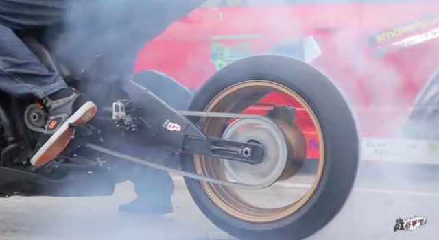 画像2: スカイラインR33とkawasaki zx10rがひたすらドリフト