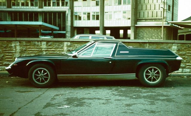 画像: 1メートル程度しかない車高。この低さが特徴でした ja.wikipedia.org
