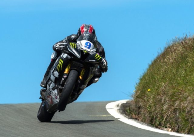 画像: 今年のTTの3勝目をスーパースポーツTT2でマークしたイアン・ハッチンソン(ヤマハ)。セニアTTに優勝して4勝目を記録するのか・・・それとも誰かが阻止するのか・・・目が離せません! www.newsletter.co.uk