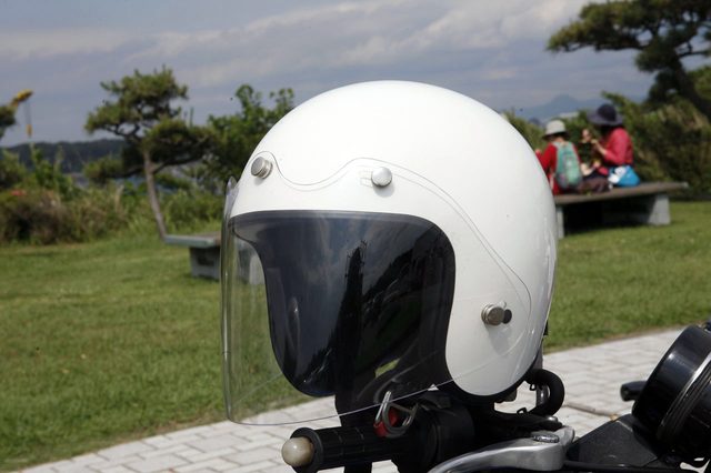 画像: ジェットヘルメットに不可欠な美しいシルエット