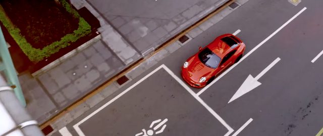 画像: 台湾の街を駆け抜ける赤い911 www.youtube.com