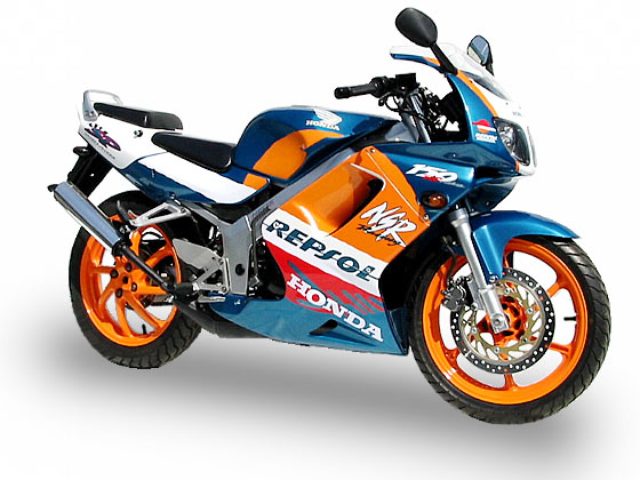 画像: HONDA「NSR150」149cc、水冷2ストローク単気筒 onlytruecars.com