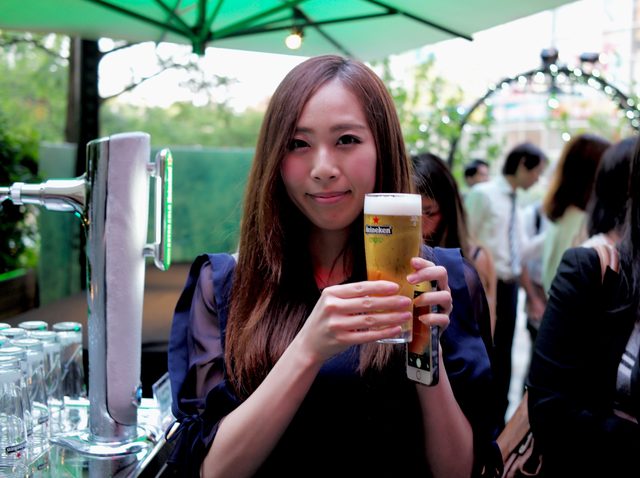 画像: Koda記者も一杯。