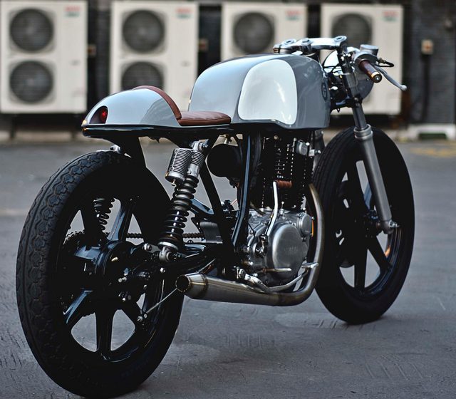 画像: 塗装の美しさに目を見張ります。 www.autofabrica.com
