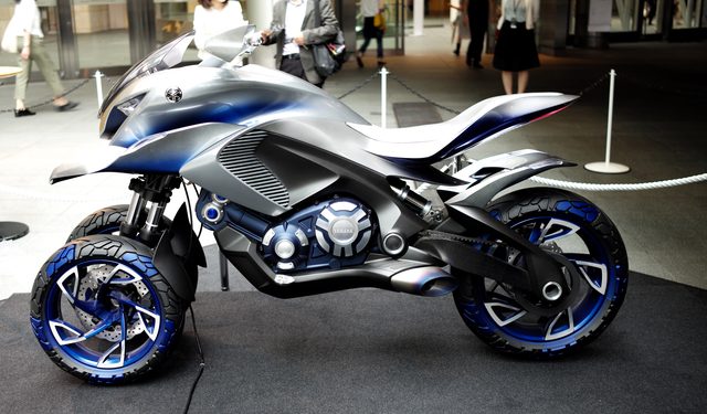 画像: 01GEN。オンとオフのクロスオーバーモデル。横からみるとスリムで流麗。