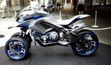 画像: 01GEN。オンとオフのクロスオーバーモデル。横からみるとスリムで流麗。