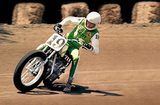 画像: エキスパート・マイルレースで初めて2ストローク車による勝利を記録したスコット・ブレルスフォードとH2トラッカーの走り。 www.motorradonline.de
