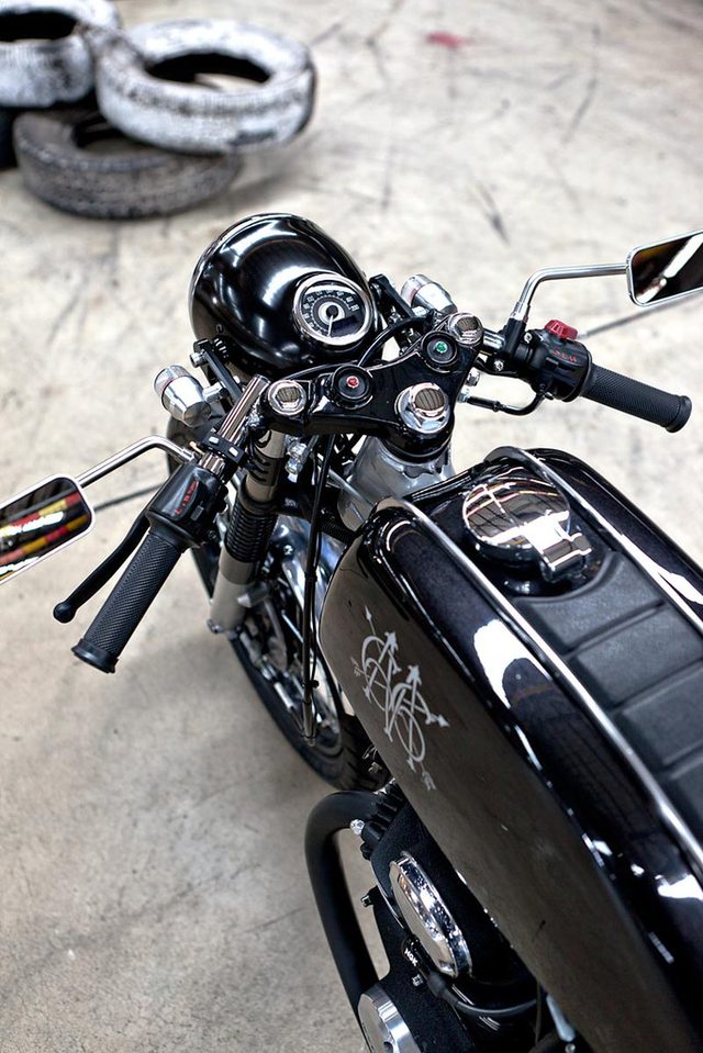 画像: スリムなボディがセクシー www.66motorcycles.com