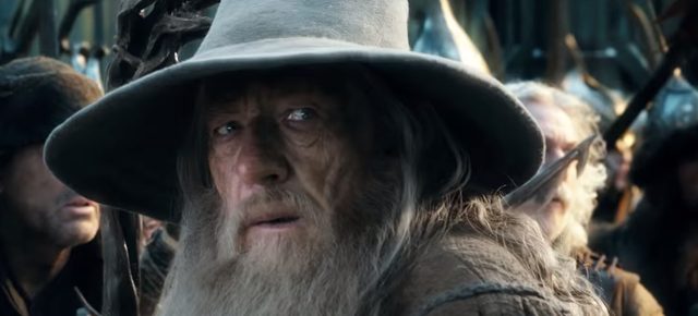 画像: 魔法使いのガンダルフ。最初、『ハリー・ポッター』の魔法学校の校長と間違えていた・・ wwws.warnerbros.co.jp
