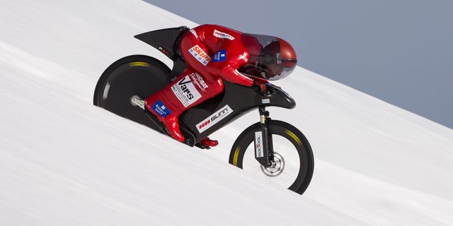 画像: マウンテンバイクで滑走!!時速223㎞。54歳で世界記録。