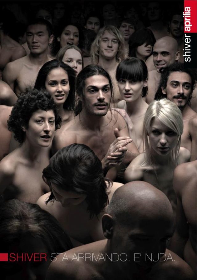 画像: この下のNAKED PASSIONとかかってるんでしょうか www.coloribus.com