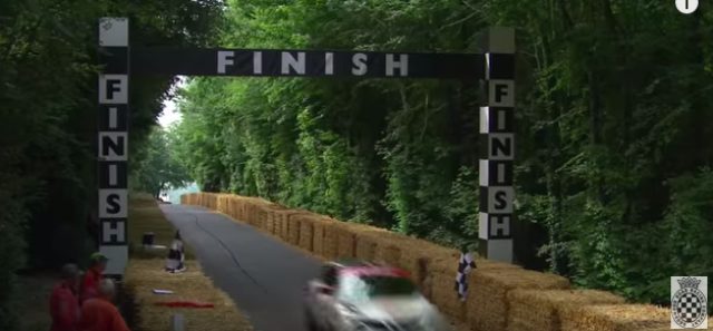 画像3: バランス良すぎ!!!NISSSAN JUKE NISMO RSが片輪走行にチャレンジ!