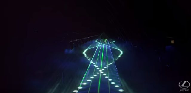画像2: Lexus SUV NXの巨大プロジェクト!音楽に合わせて3台のNXがリズミカルにシンクロする映像が超かっこいい!