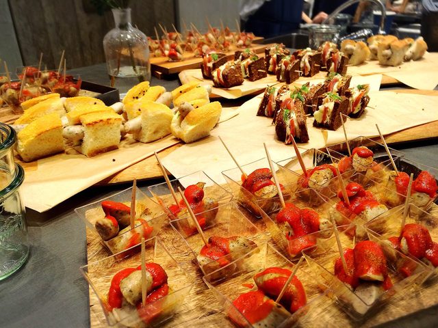 画像: ボッシュカフェのメインはなんといっても「ドイツ流グルメサンドウィッチ」!
