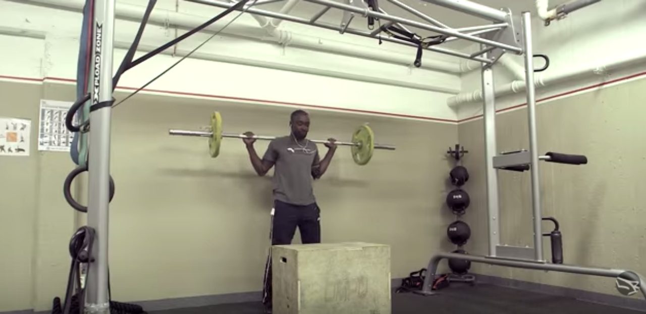 画像3: バイクを飛び越える男。実はランボルギーニを飛び越えることにもチャレンジしていた！