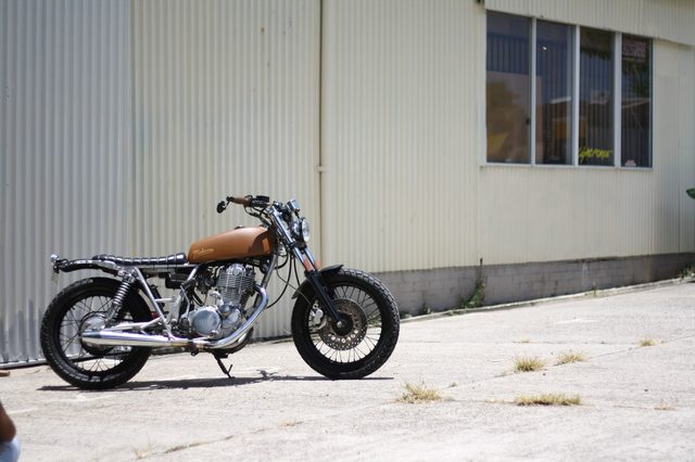 画像: YAMAHA SR400 makarne.com