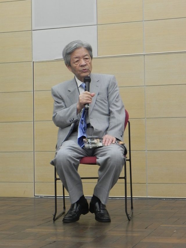 画像1: キャスターの長谷川豊氏が司会進行を務め、本作で描かれる「新しい戦争の形」について熱く語り合った。