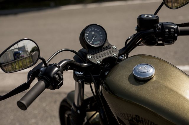 画像8: ワイルドだぜぇ!このカンジに浸れるワンアンドオンリーなマシン「Harley-Davidson IRON 883」