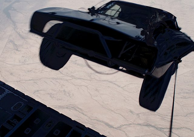 画像: 敵のアジトを車ごと空中ダイブして急襲!!!!ありえねー!! wildspeed-official.jp