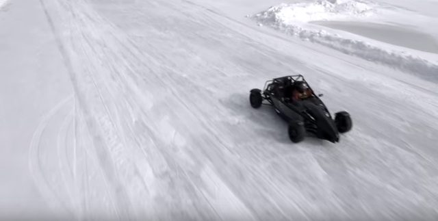 画像2: アリエル・アトムとスノーモービルのドラッグレース対決!!