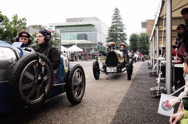 画像: 1924 BUGATTI T35 GRAND PRIX LYON、後ろは1925 BUGATTI T13