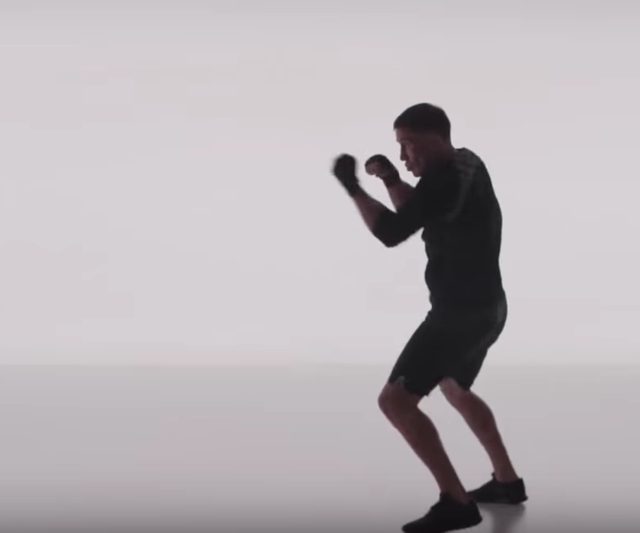 画像: めっちゃ速いその動き。シルエットを観ただけで彼とわかる www.youtube.com