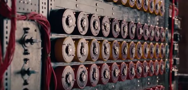 画像: チューリングは、エニグマを超える暗号解読機を作ることを決意する imitationgame.gaga.ne.jp