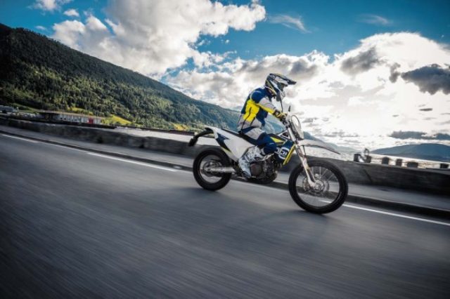 画像: コンペ中心だったハスクバーナから登場するデュアルパーパスマシン「Husqvarna 701 ENDURO」