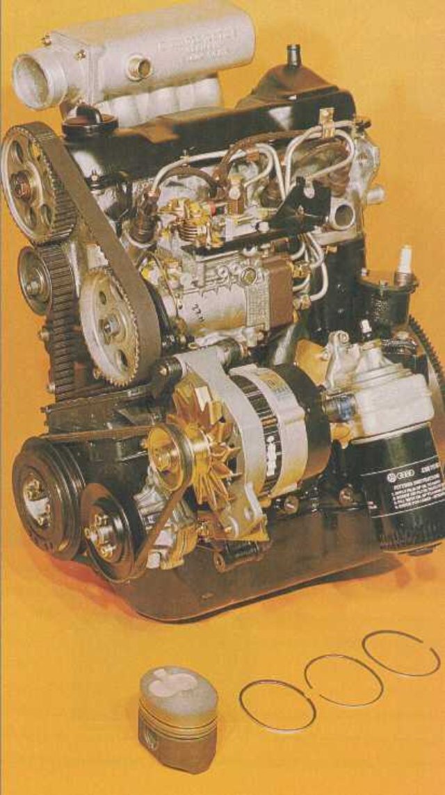 画像: 2.3リッターのVW製オーバルピストン4気筒ディーゼルエンジン。ピストン頂部のバルブの逃げ加工から推測するに、これはバルブ面積を稼ぐ・・・という目的ではなさそうですね。ピストンリングの切り欠きが、長辺側にあるのが注目です。 www.ibiblio.org