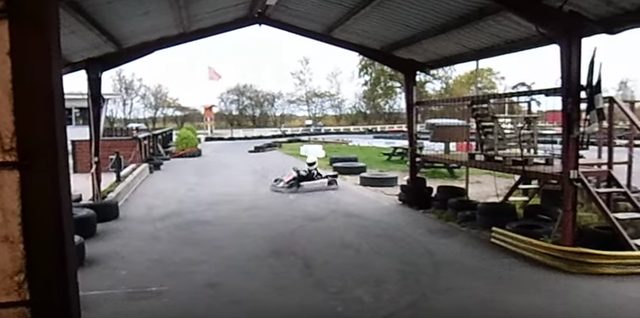画像2: 少年の車庫入れテクニックがとにかくやばい!!!