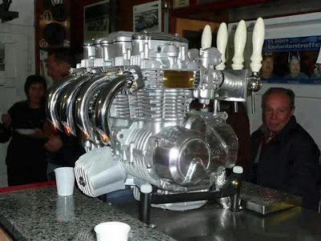 画像: ホンダCB4気筒のビアタップ。キャブレター側からビールが出ます。 1.bp.blogspot.com