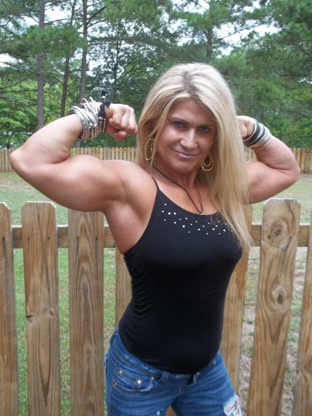 画像: www.girlswithmuscle.com